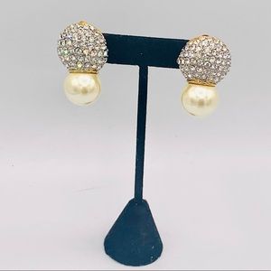 Vintage clip on rhinestone gold faux pearl chunky costume earrings